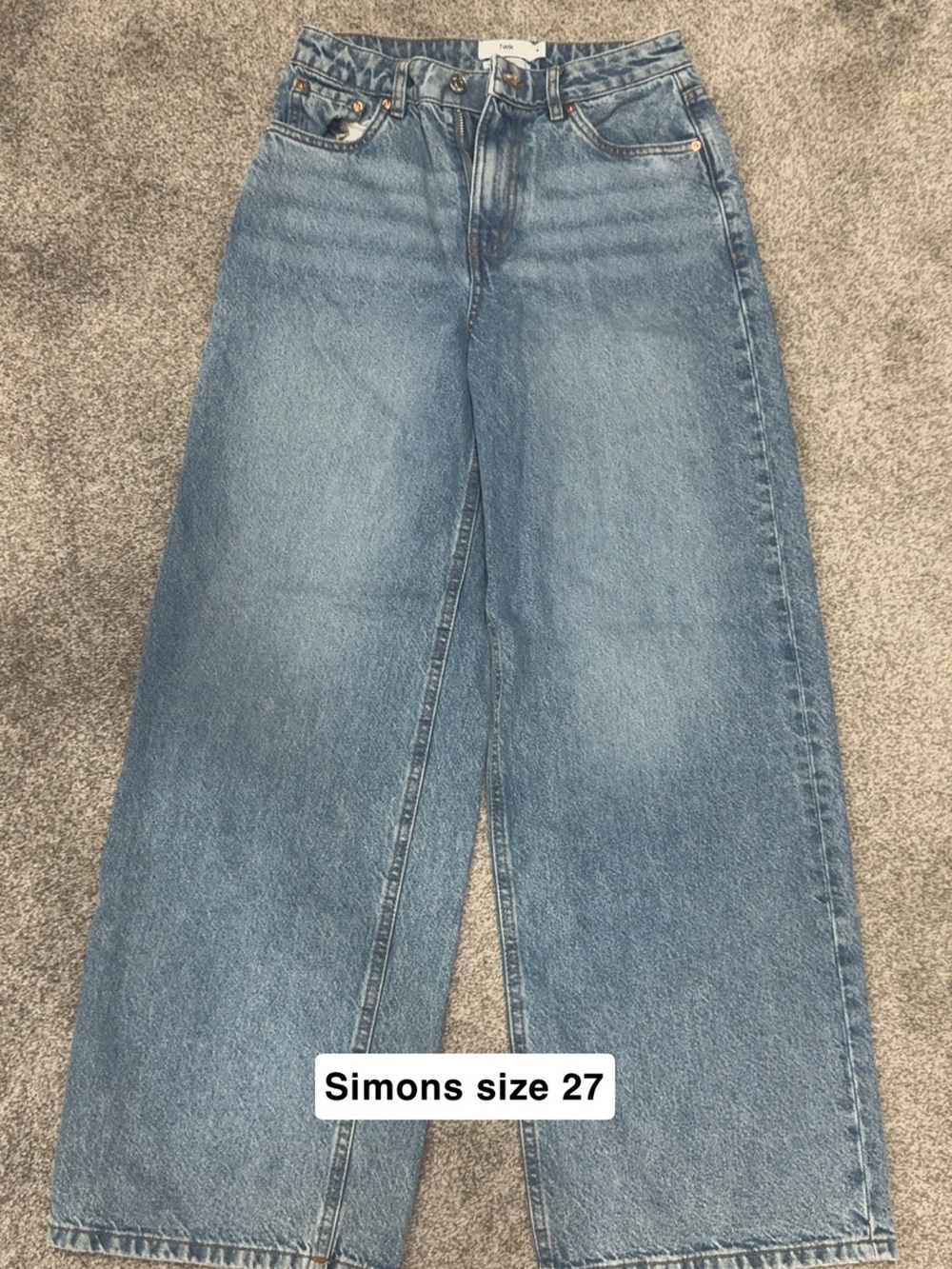 Simons Wide-Leg High-Rise Jeans in Medium Blue